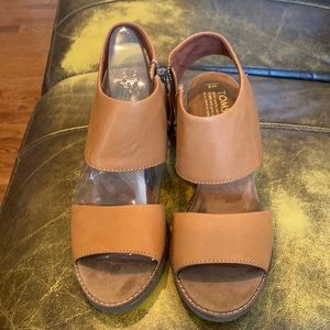 New Tom’s Majorca cutout tan leather sandals